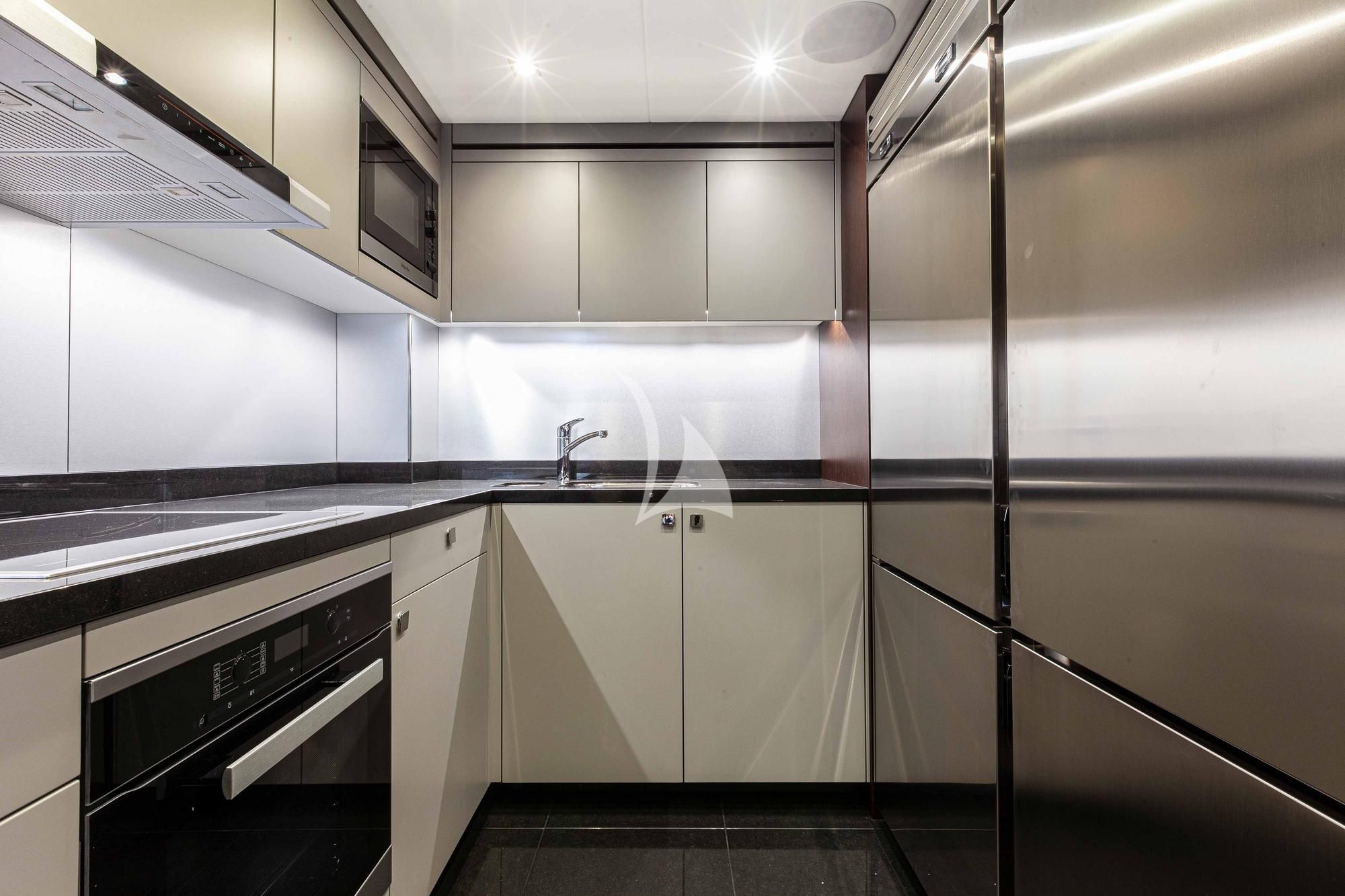 NEW EDGE Sunseeker 95 - galley other angle